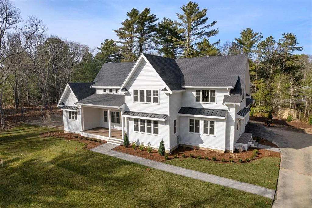 Photo of 76 Brittany Dr