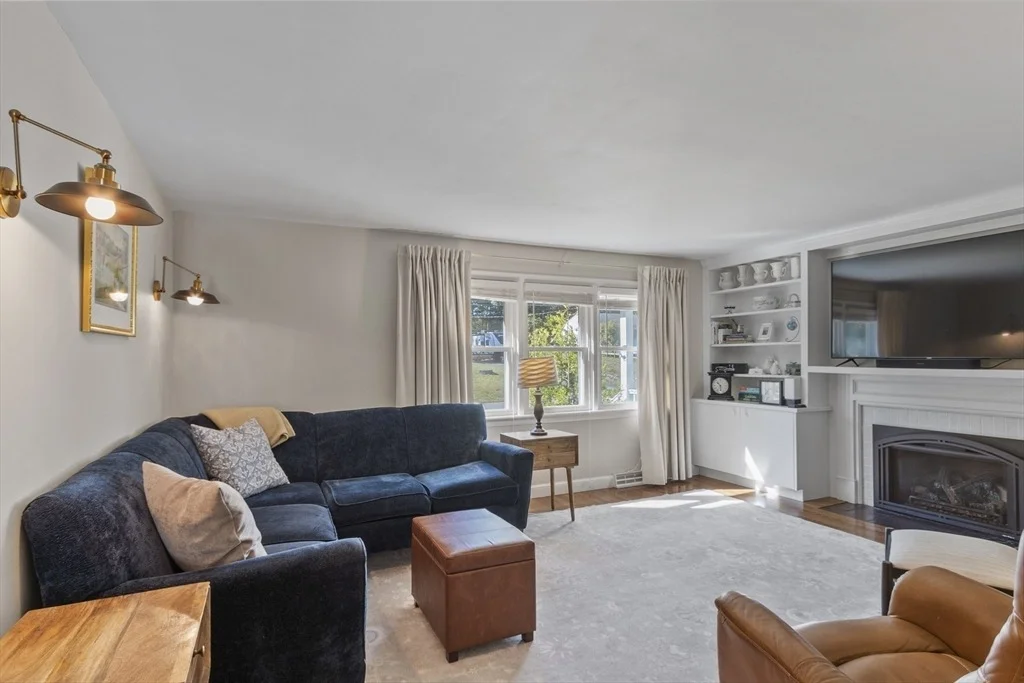 Photo of 16 Jonathan Dr