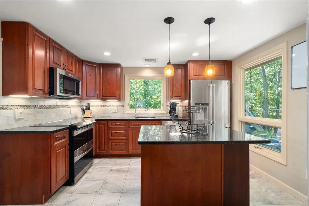 Photo of 94 Mayfair Dr