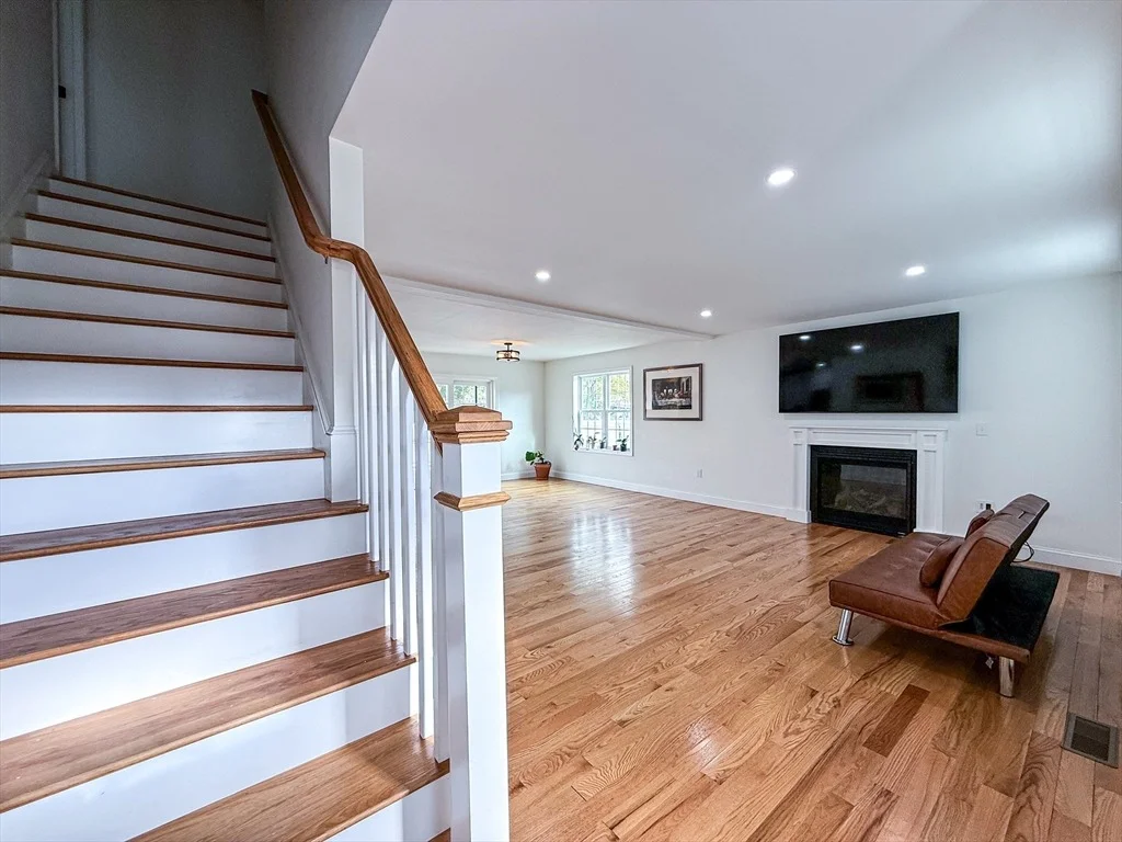 Photo of 11 Farland Cir