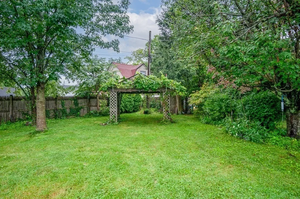 Photo of 11 Lyndale Rd