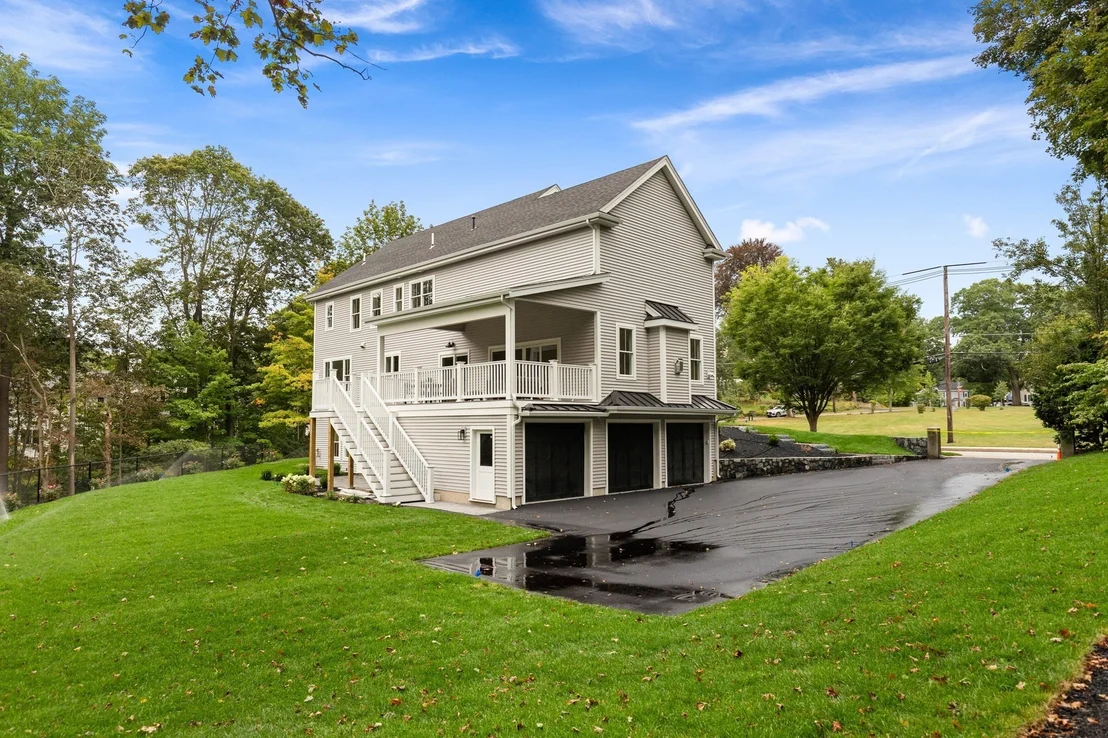 Photo of 472 Summer Avenue