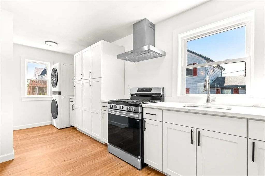 Photo of 100 Emerald St