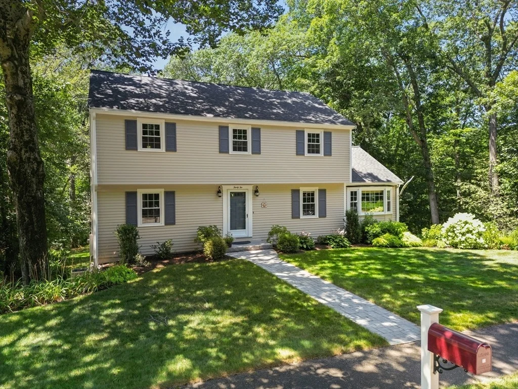 Photo of 32 Towne Ln