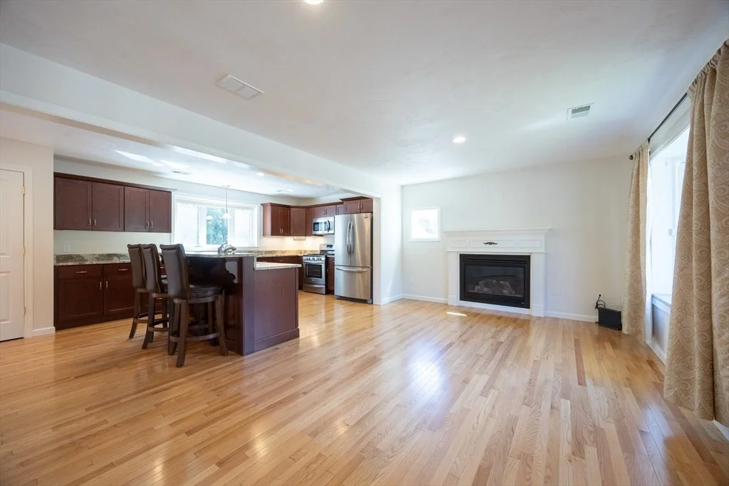 Photo of 11 Willow Brook Ln