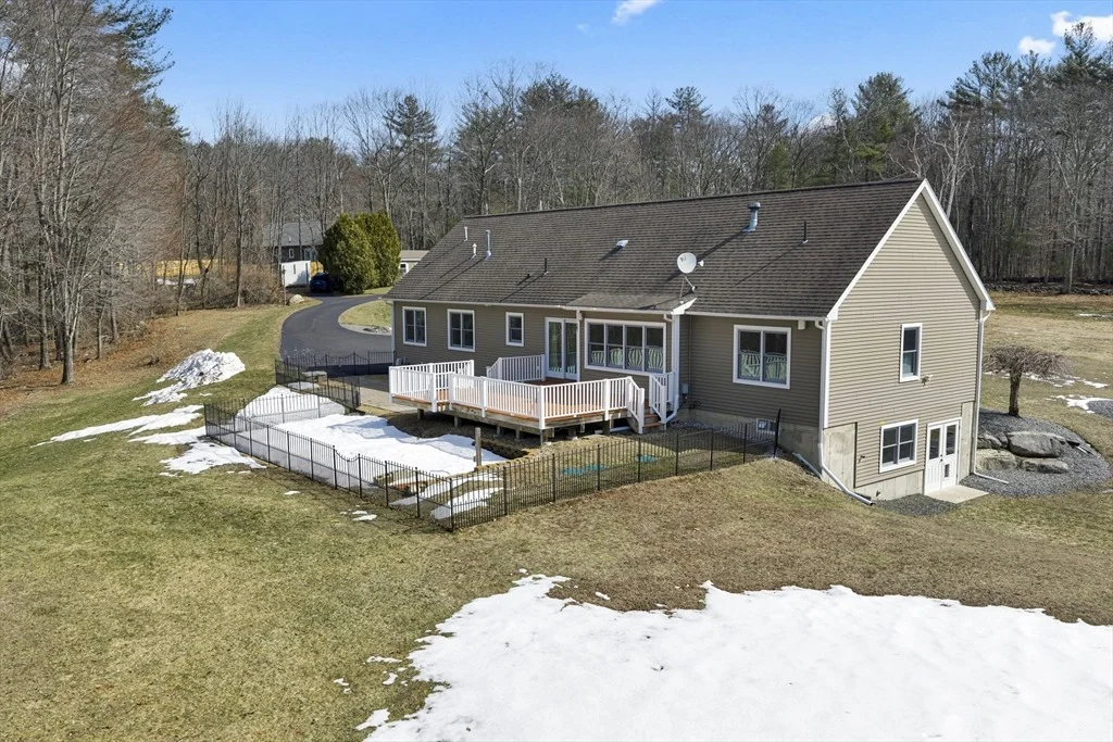 Photo of 2824 Greenwich Rd