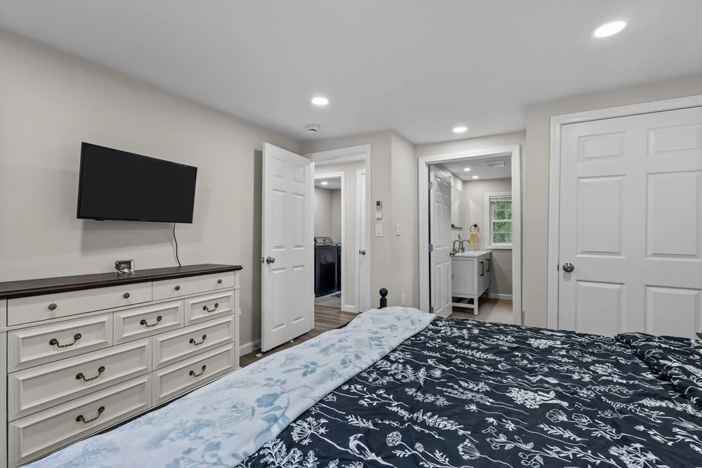 Photo of 5 Squire Ln