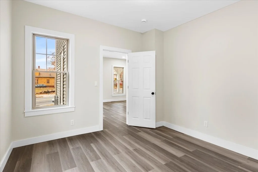 Photo of 123 Bay St