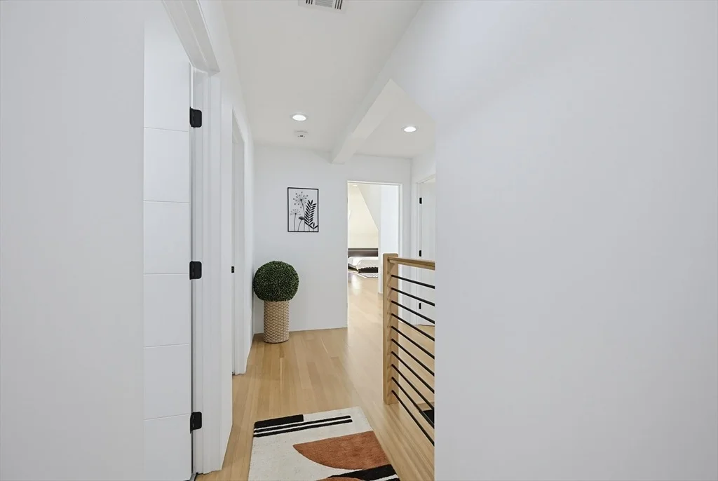 Photo of 2 Vine St