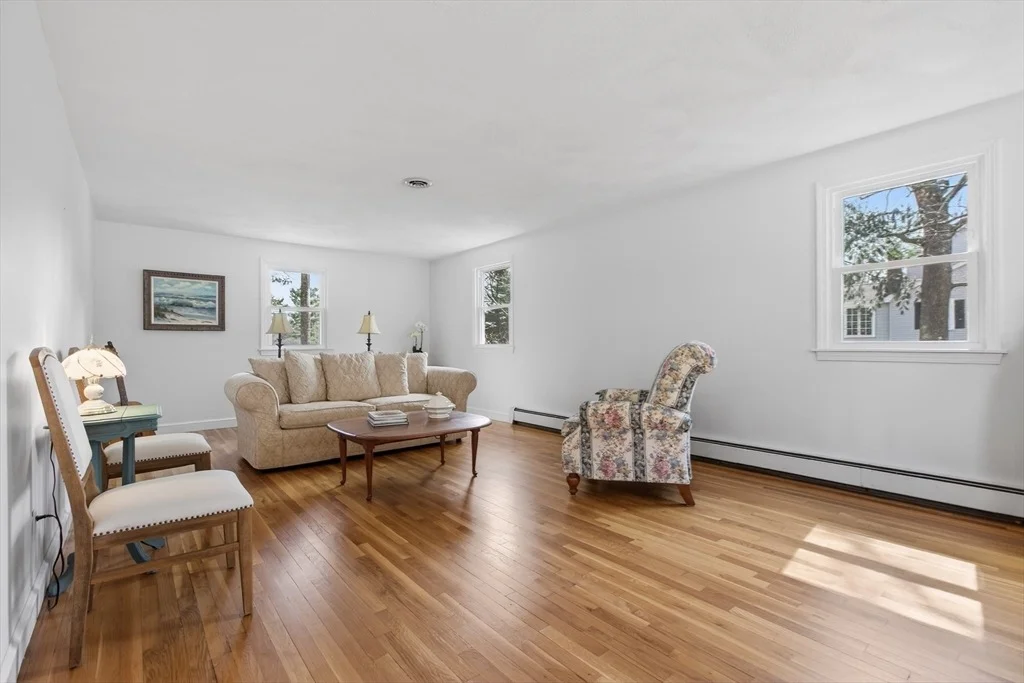 Photo of 16 Eastmount Road