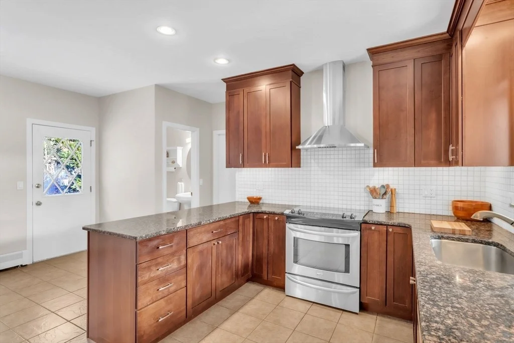 Photo of 11 Bonair Dr