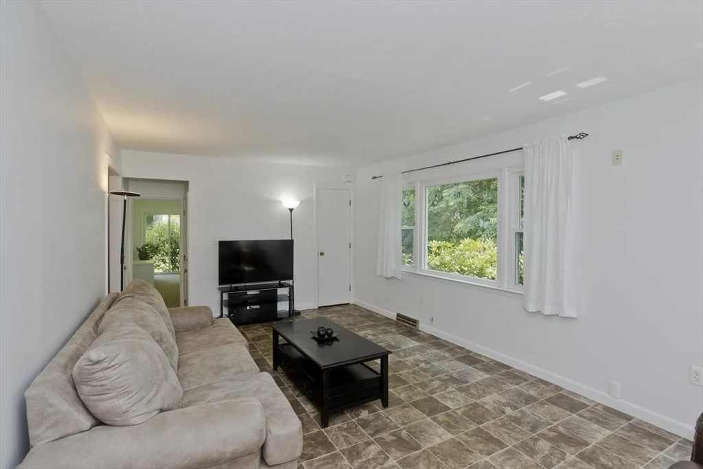 Photo of 271 Brookwood Drive