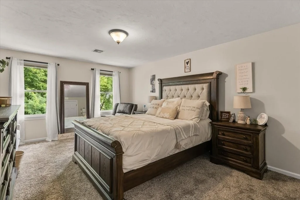 Photo of 15 Eileen Rd