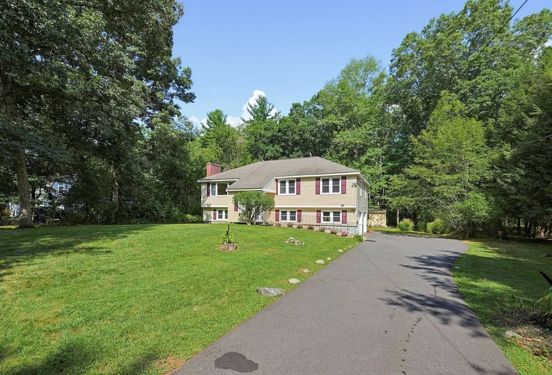 Photo of 109 Davis Road