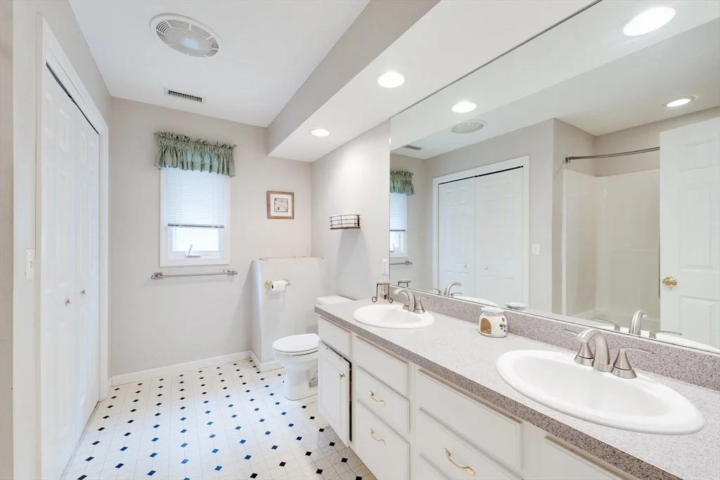 Photo of 64 Hillcrest Circle