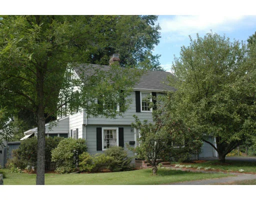 Photo of 140 Oliver Road