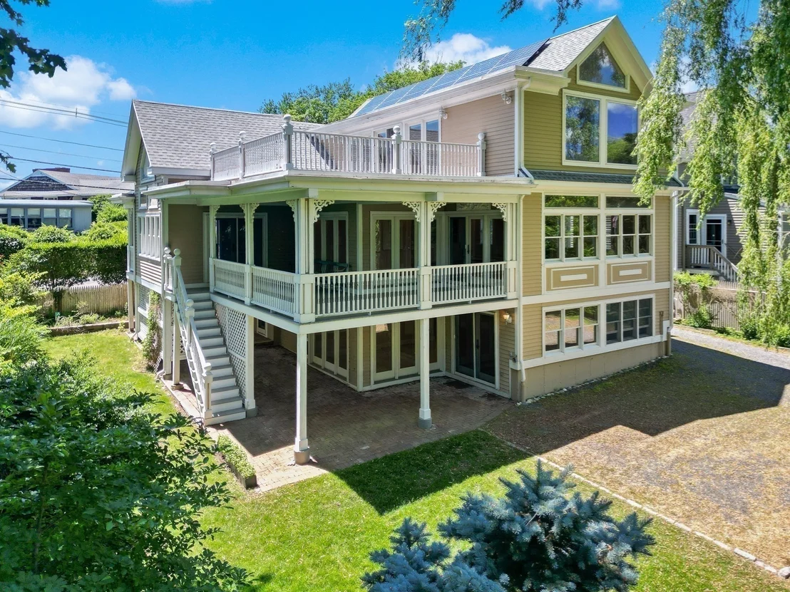 Photo of 174 Willow Rd