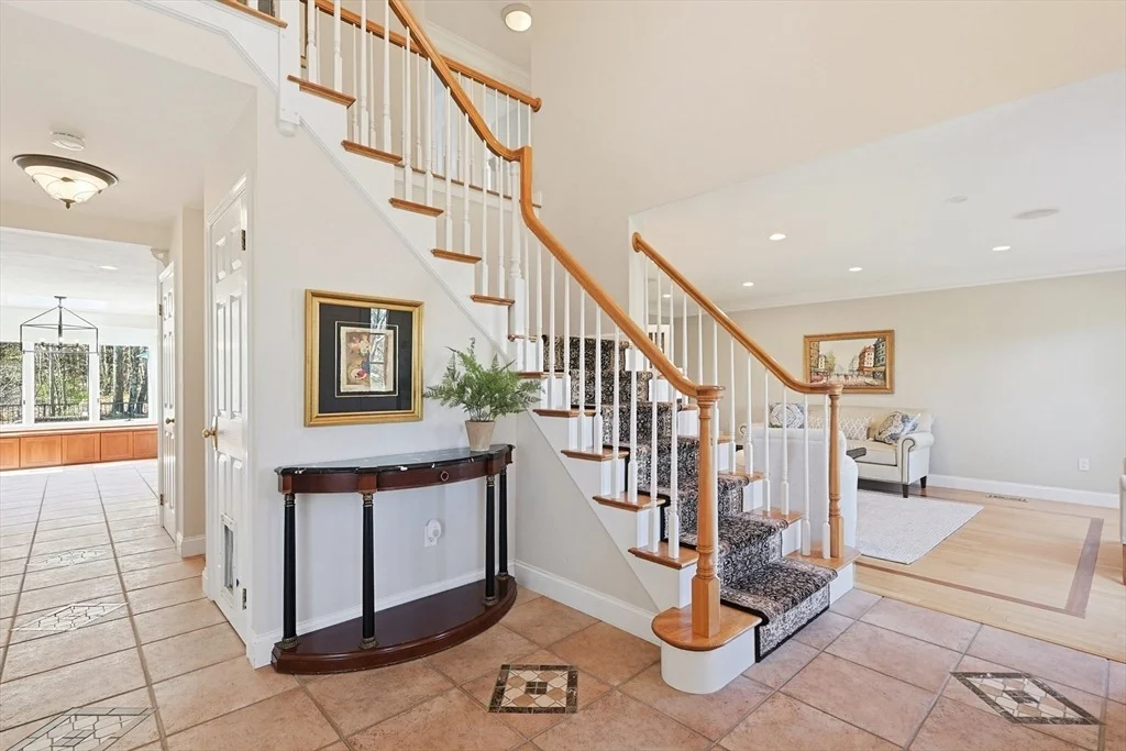 Photo of 8 Weyman Ln