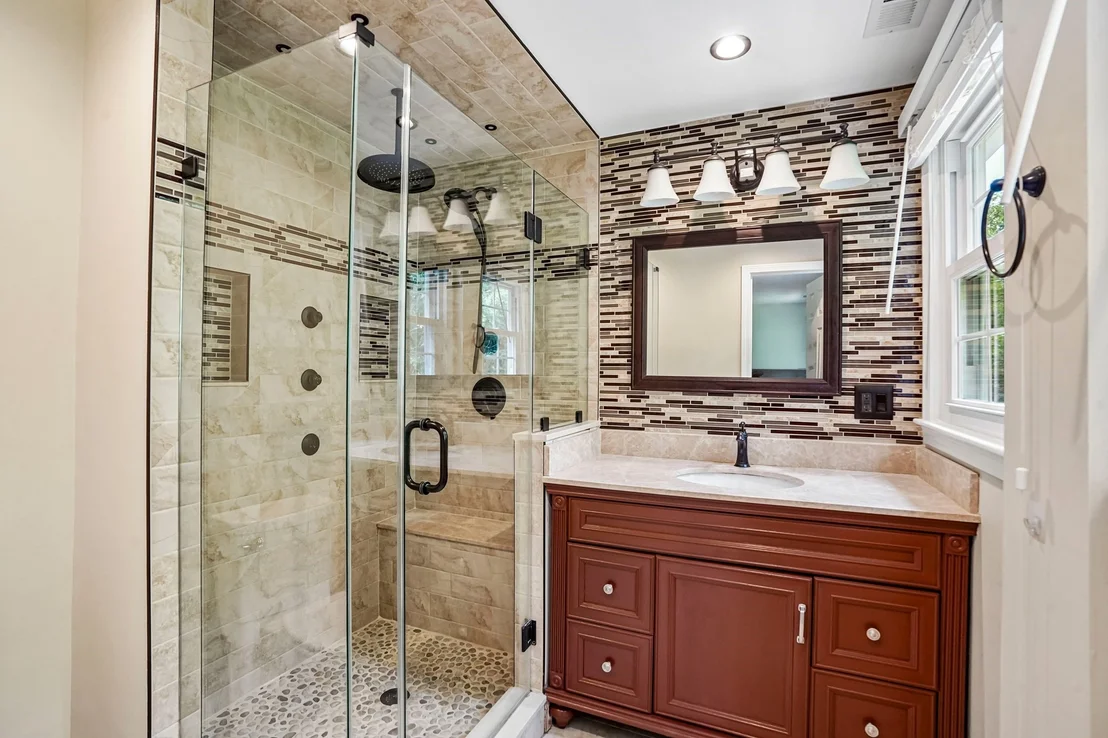 Photo of 7 Nirvana Dr