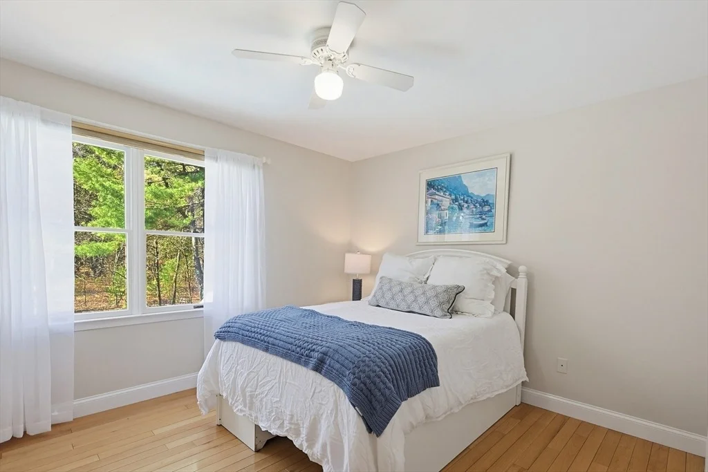 Photo of 8 Weyman Ln