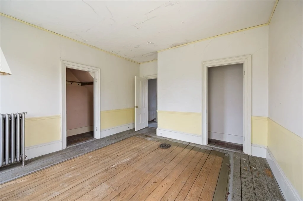 Photo of 327 East St