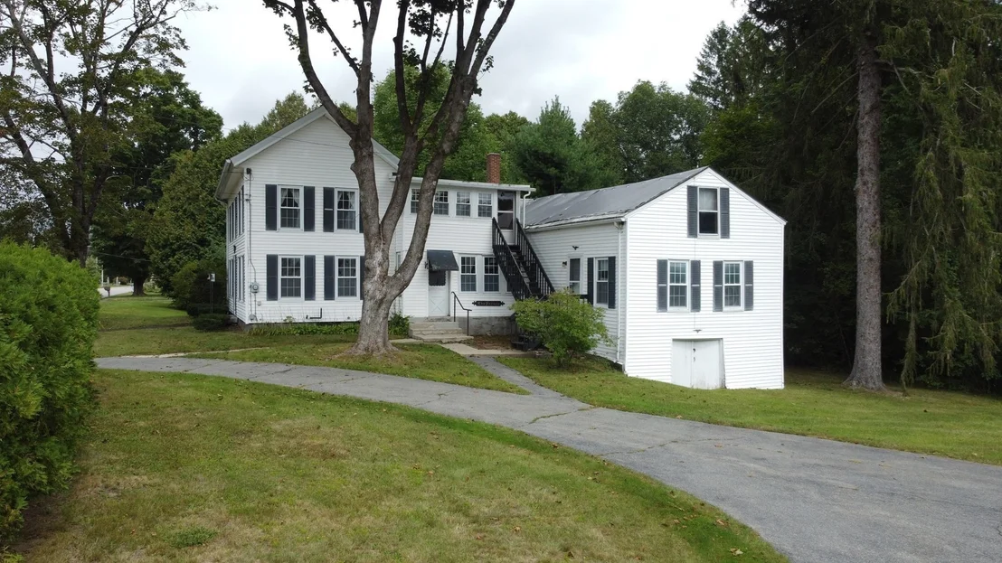 Photo of 1386 Pleasant St
