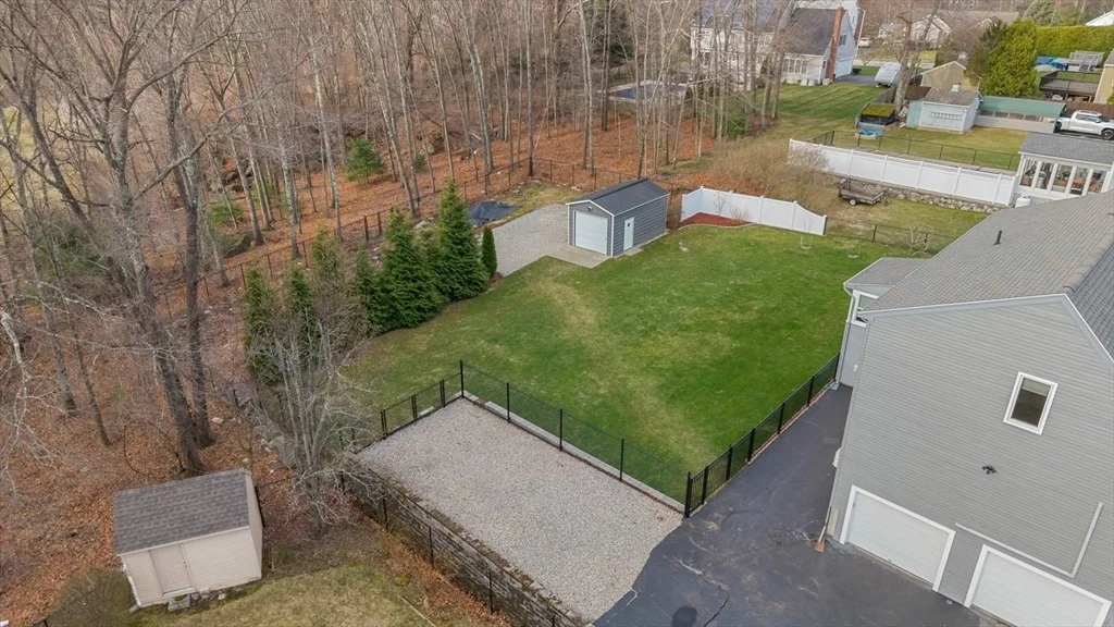 Photo of 16 Flint Pond Rd