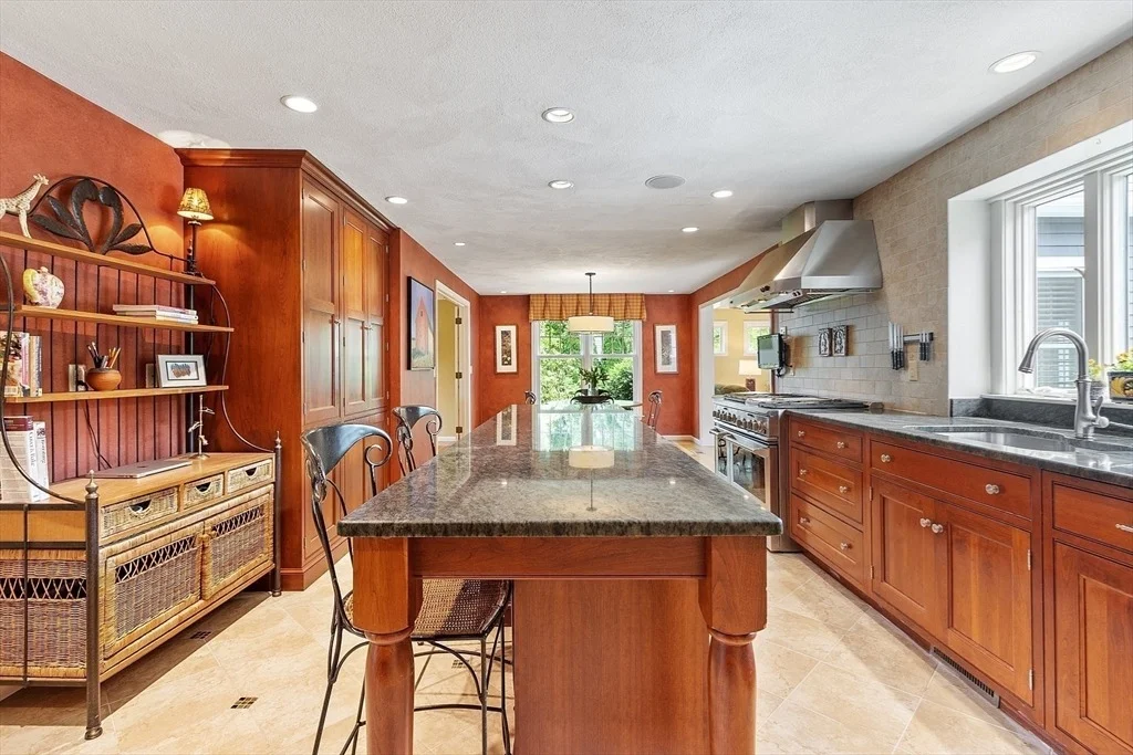 Photo of 166 Harrington Ave