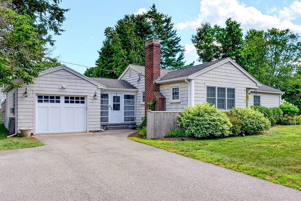 Photo of 6 Winthrop Dr