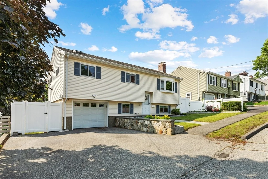 Photo of 10 Murdock Dr