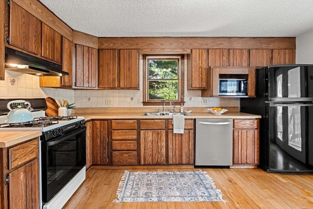 Photo of 89 W Meadow Rd