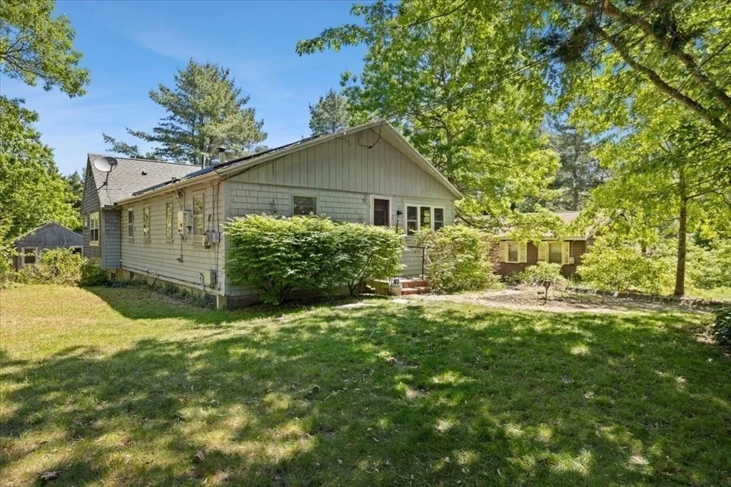 Photo of 2 Cardinal Ave