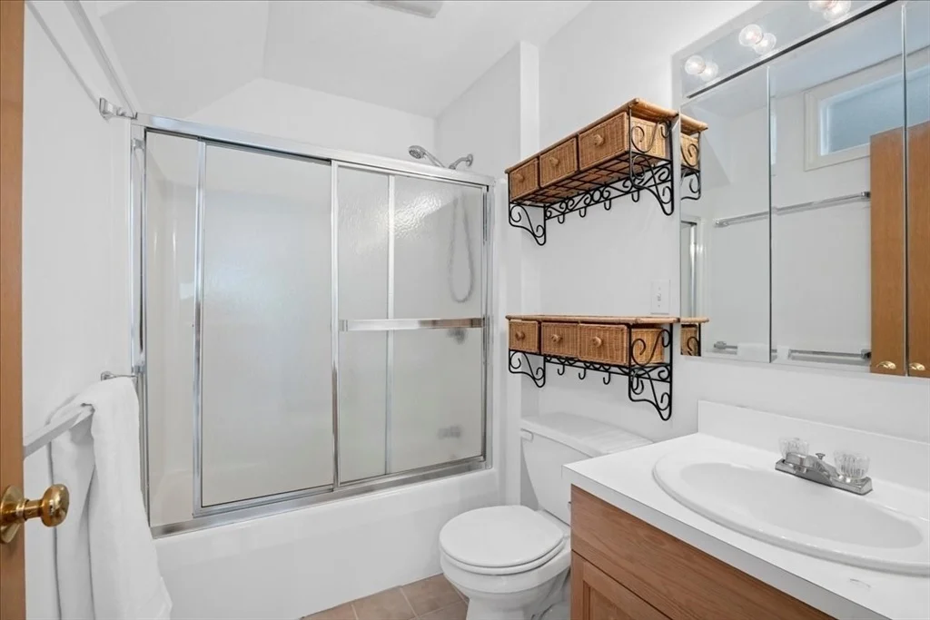 Photo of Unit 38C at 343 Captain Eames Cir