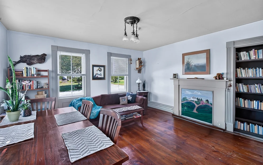 Photo of 260 Pleasant St