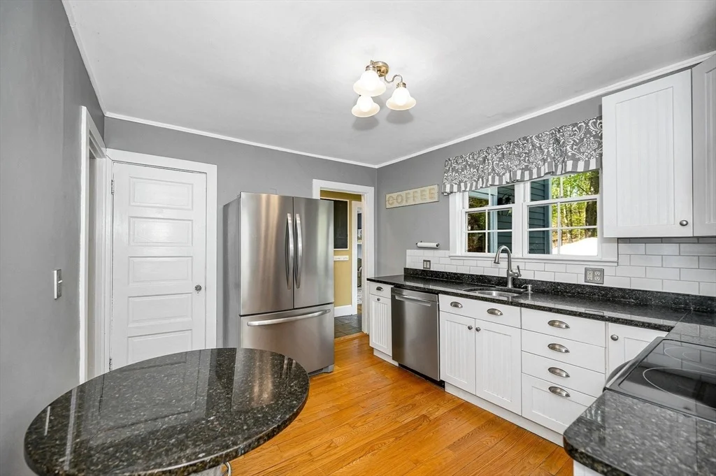 Photo of 30 Riverina Rd