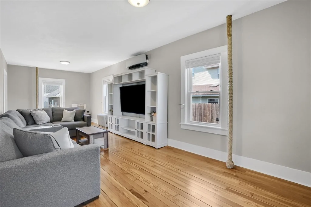 Photo of 7 Maple St