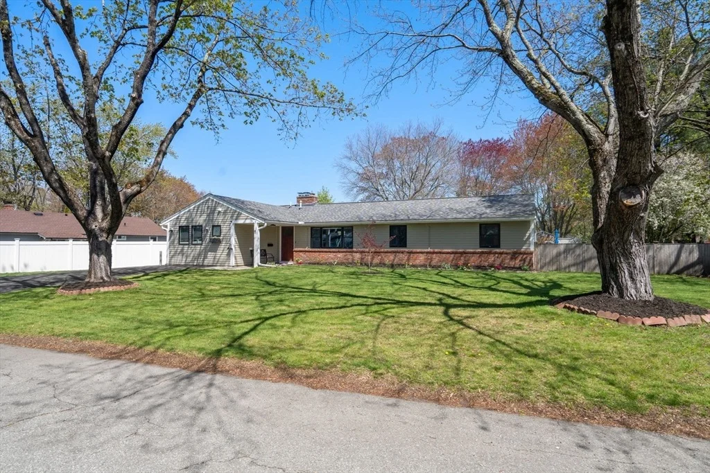 Photo of 11 Sunset Road