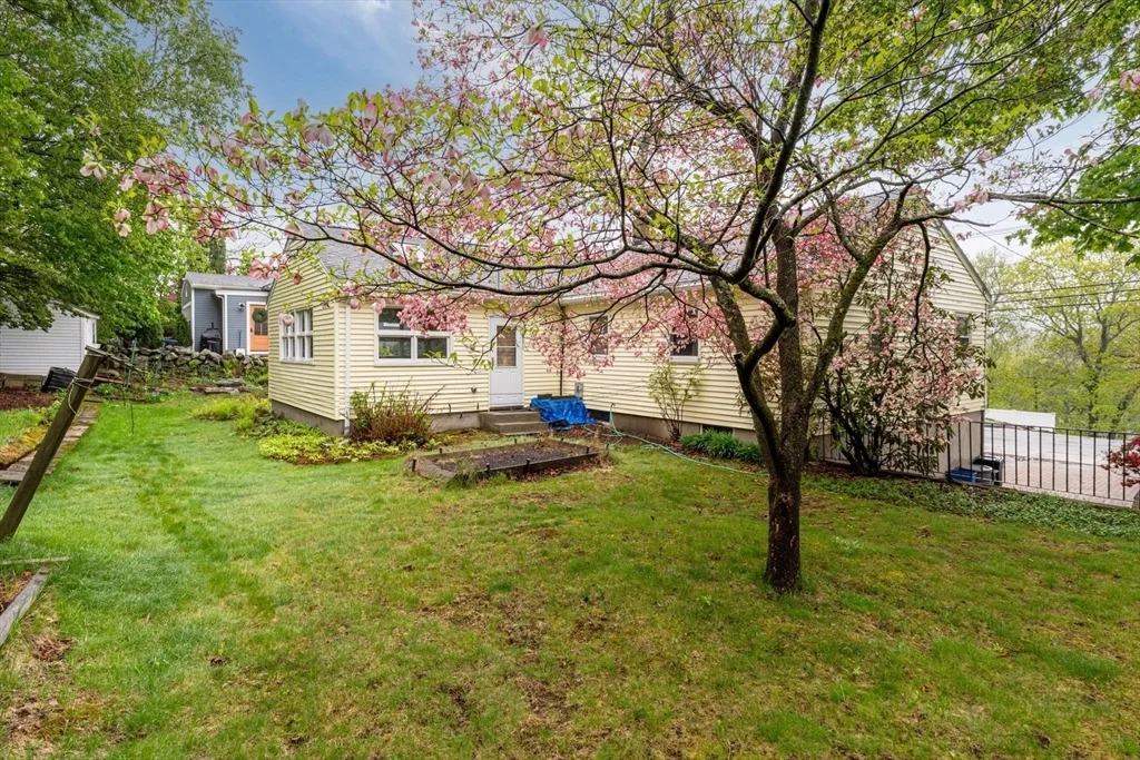 Photo of 303 Forest St