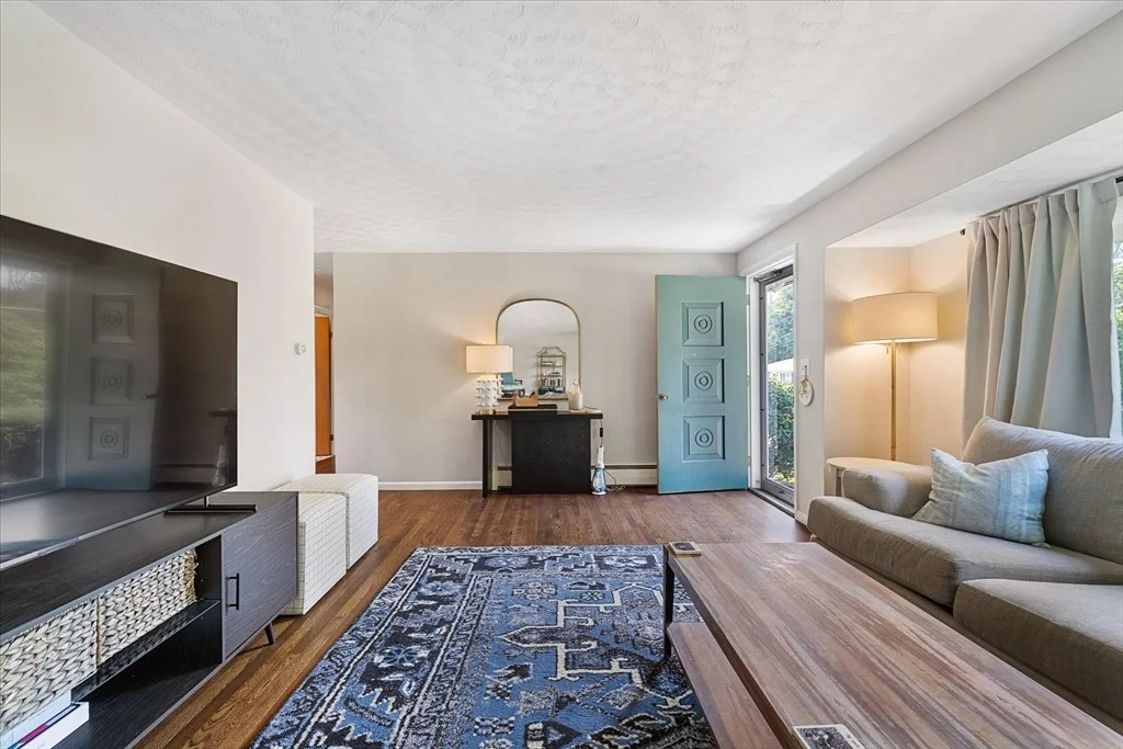 Photo of 8 Horseshoe Dr