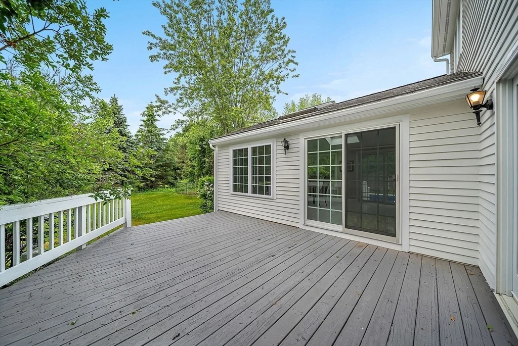 Photo of 4 Meadow Dr