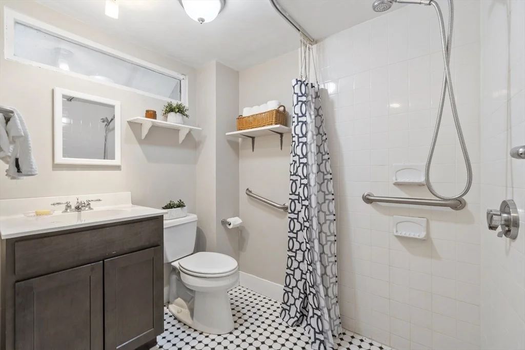 Photo of 14 Thoreau Street