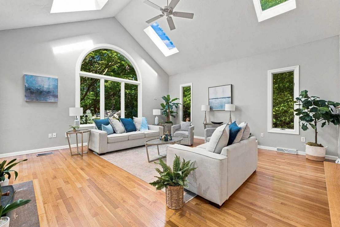 Photo of 4 Webster Cir