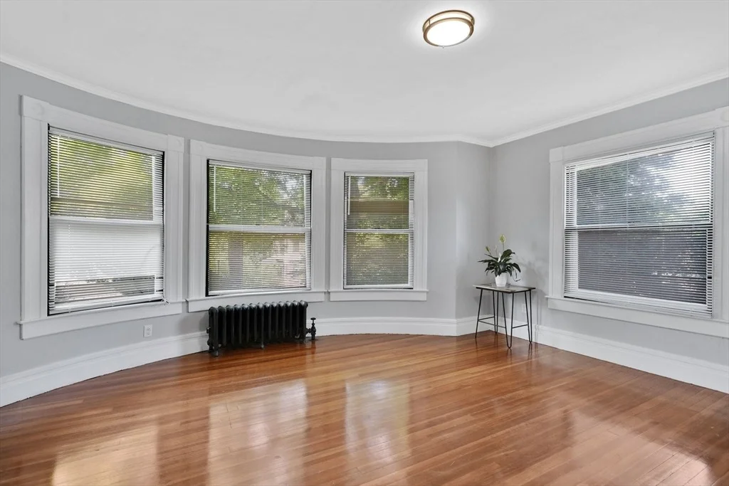 Photo of 288 Saint James Ave