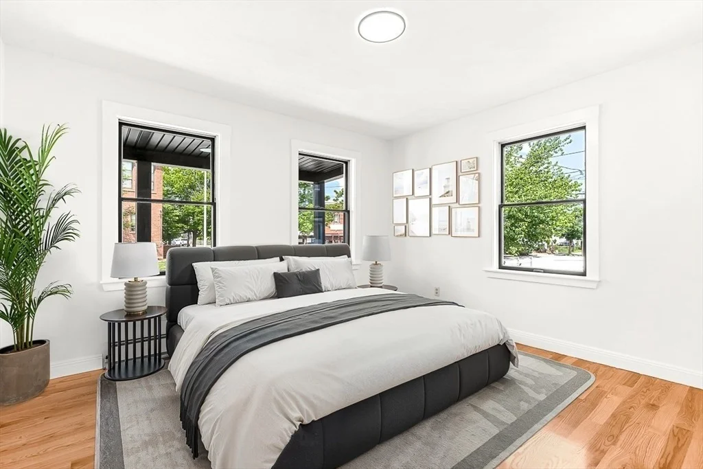 Photo of 100 Emerald St