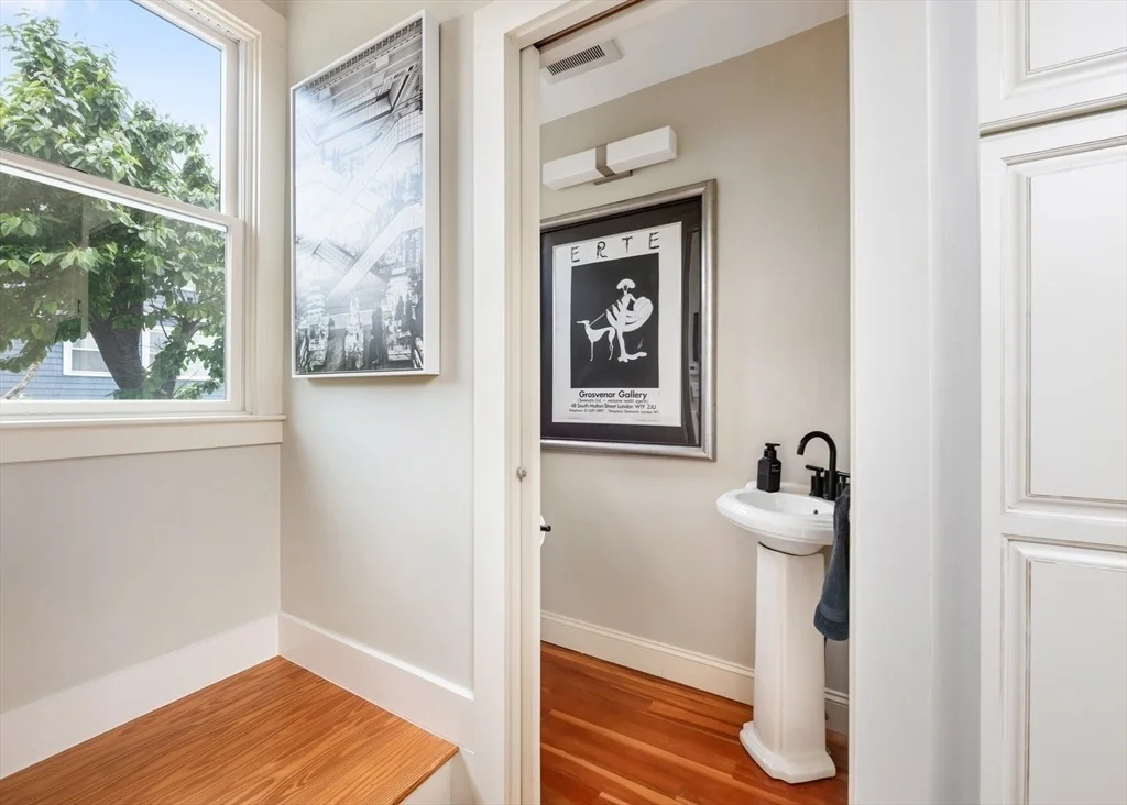 Photo of 46 Holbrook Ave