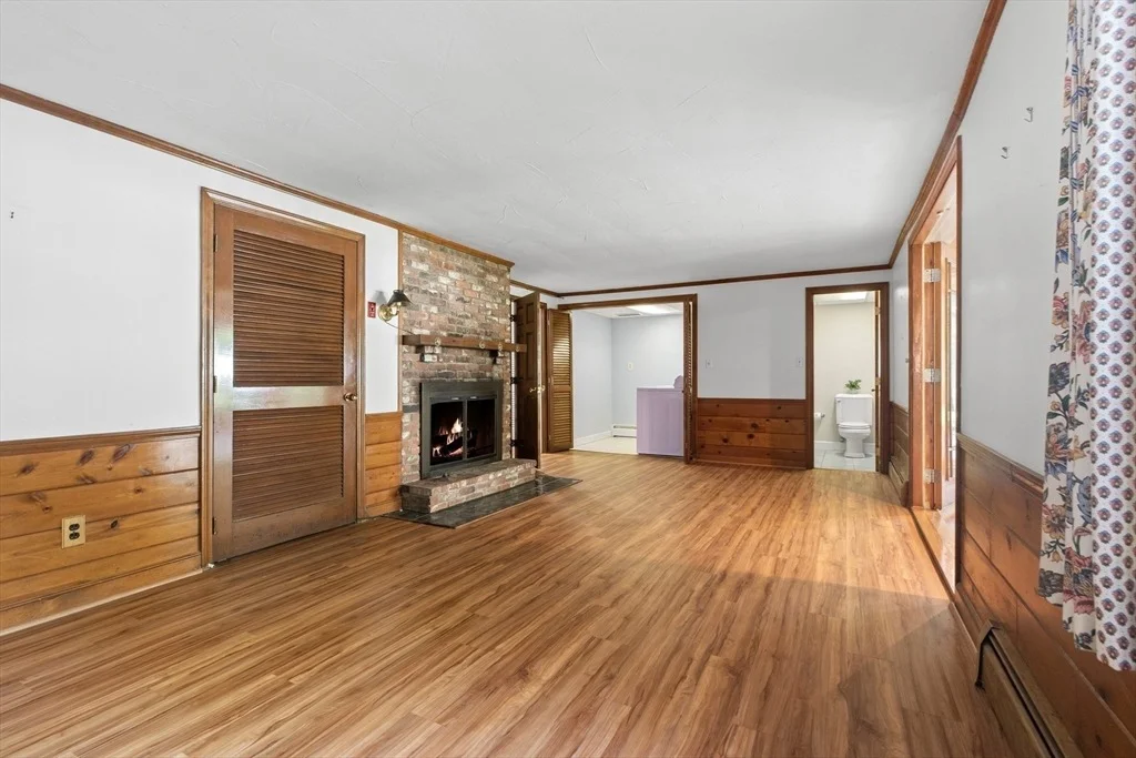 Photo of 10 Parsonage Ln
