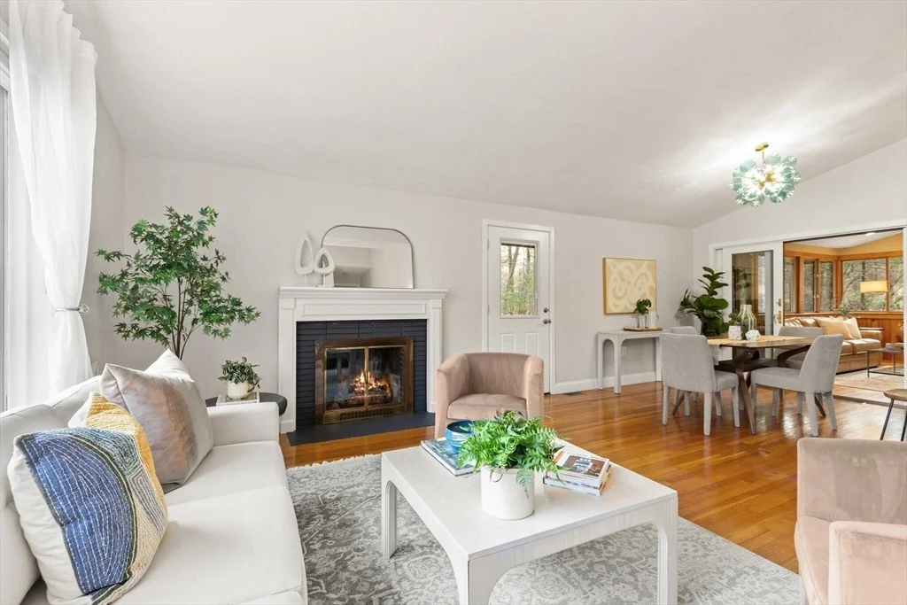 Photo of 31 Meadowbrook Rd