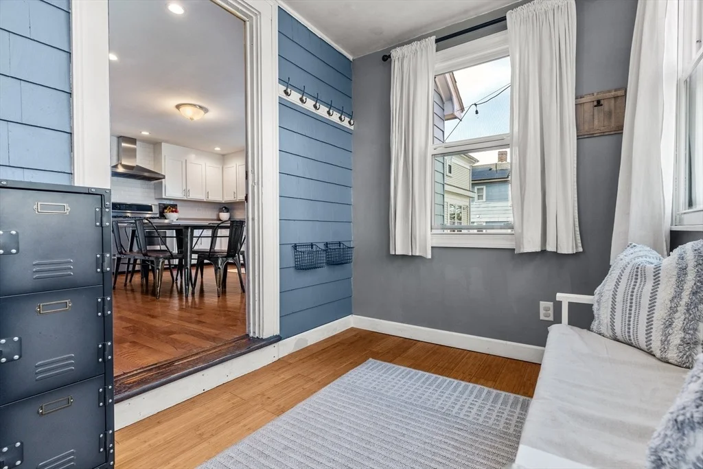 Photo of 28 Riverside Sq