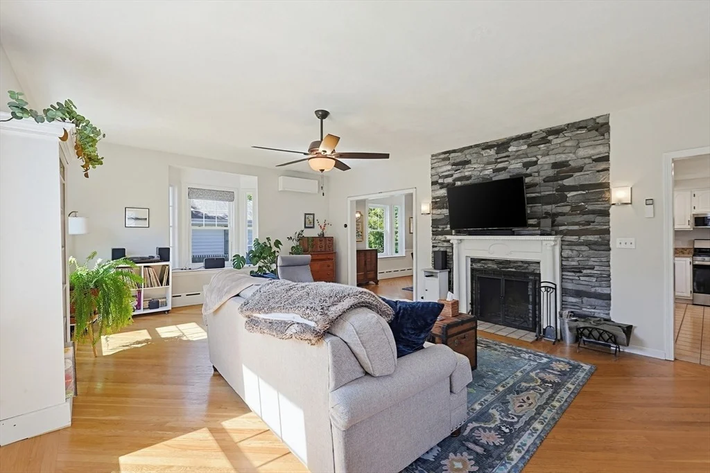 Photo of 9 Commonwealth Ave