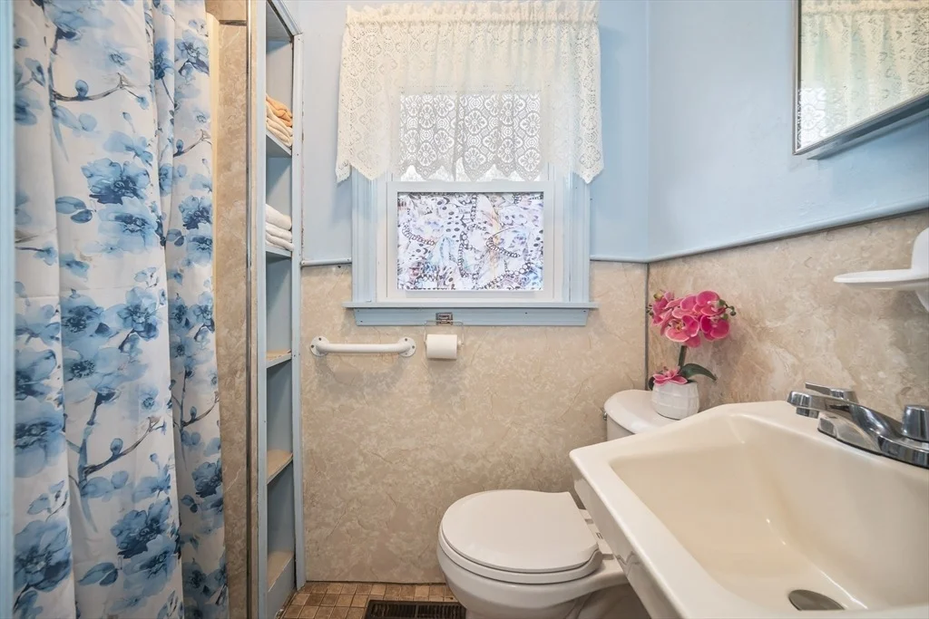 Photo of 105 Ann Vinal Rd
